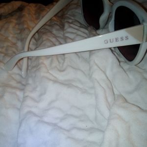 Brand New guess white sunglasses